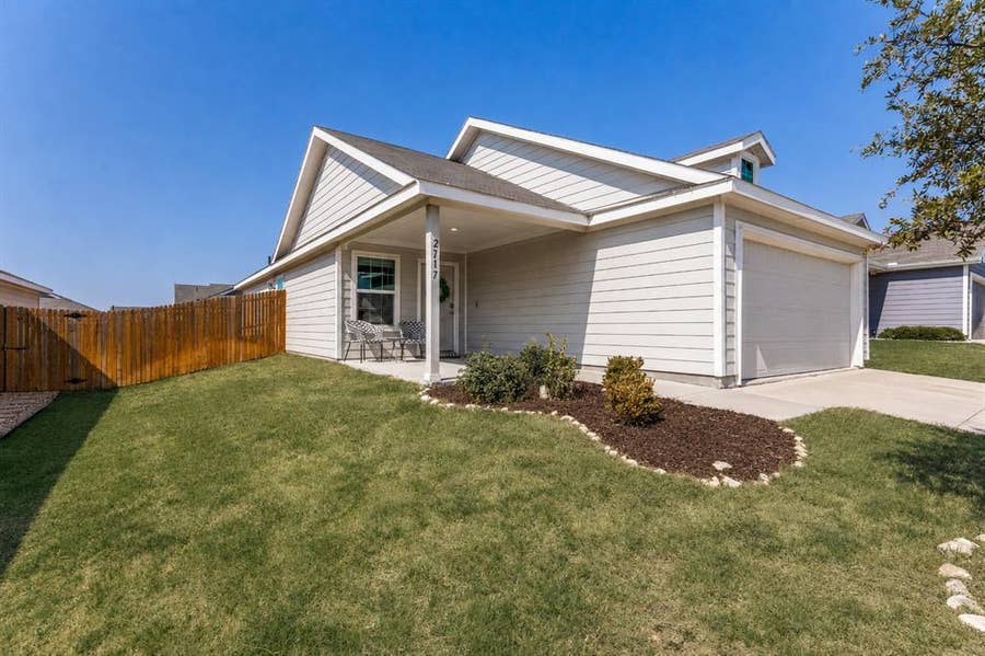 Property photo for 2717 Rosewater Lane, Fort Worth, TX