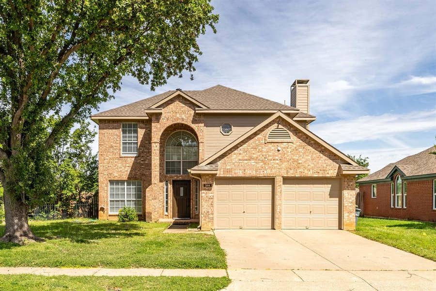 Property photo for 344 Parkview Drive, Hurst, TX