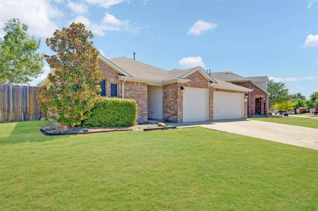 132 Redbud Drive, Forney, TX 75126 132 Redbud Drive, Forney, TX 75126