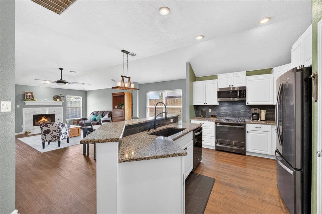 132 Redbud Drive, Forney, TX 75126 132 Redbud Drive, Forney, TX 75126
