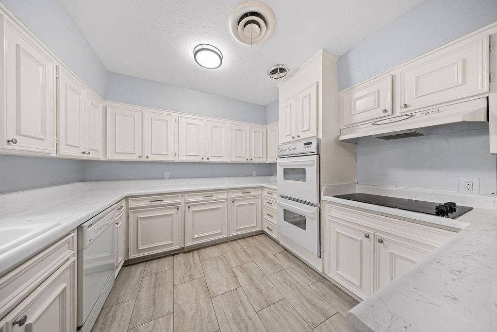 1809 Glenbrook Drive, Irving, TX 75061