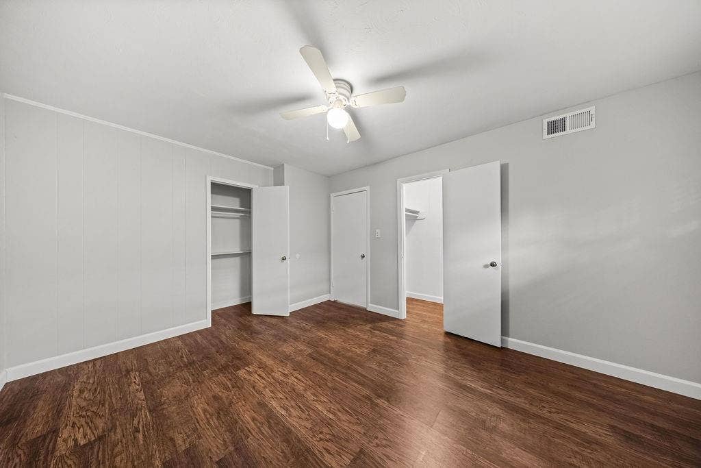 1809 Glenbrook Drive, Irving, TX 75061
