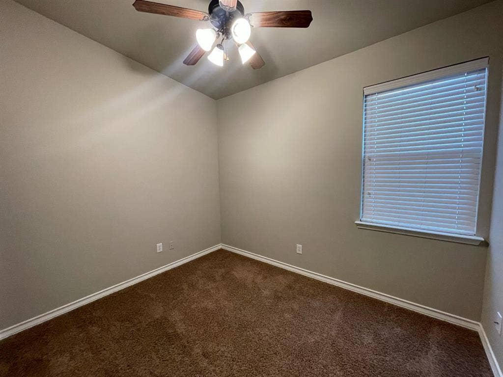 910 Glenn Crossett Street, Arlington, TX 76010