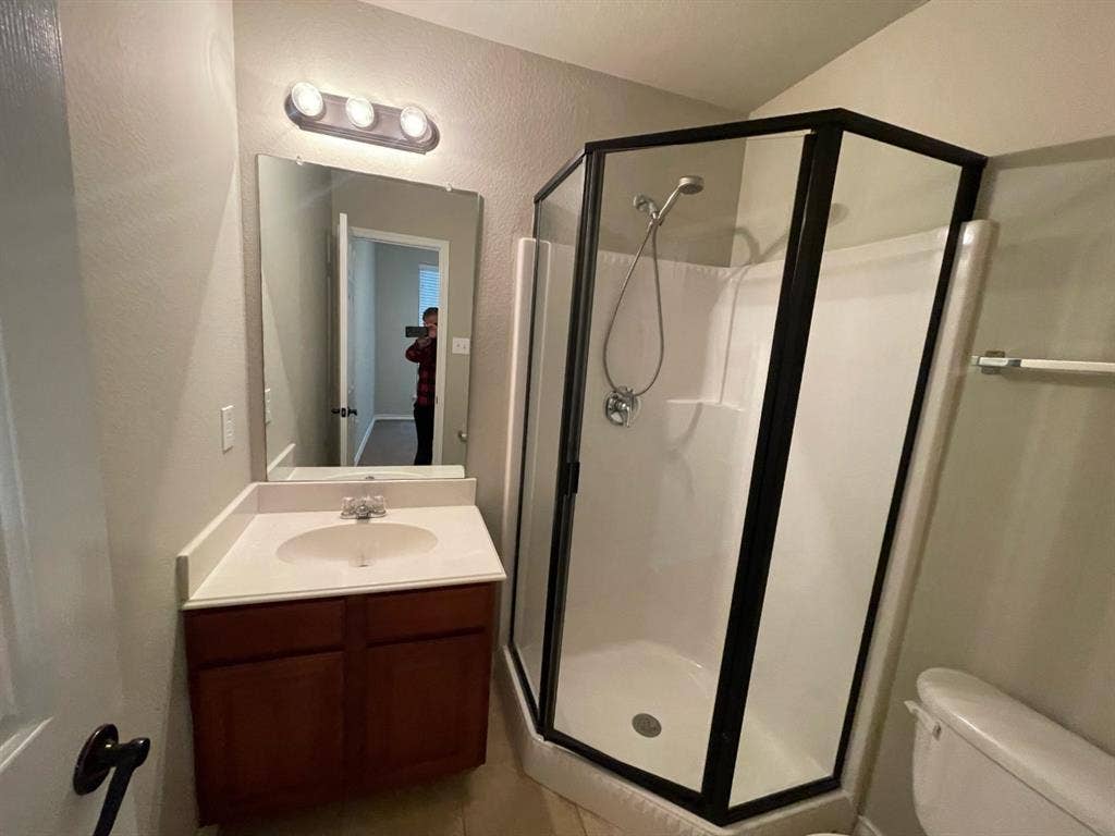 910 Glenn Crossett Street, Arlington, TX 76010