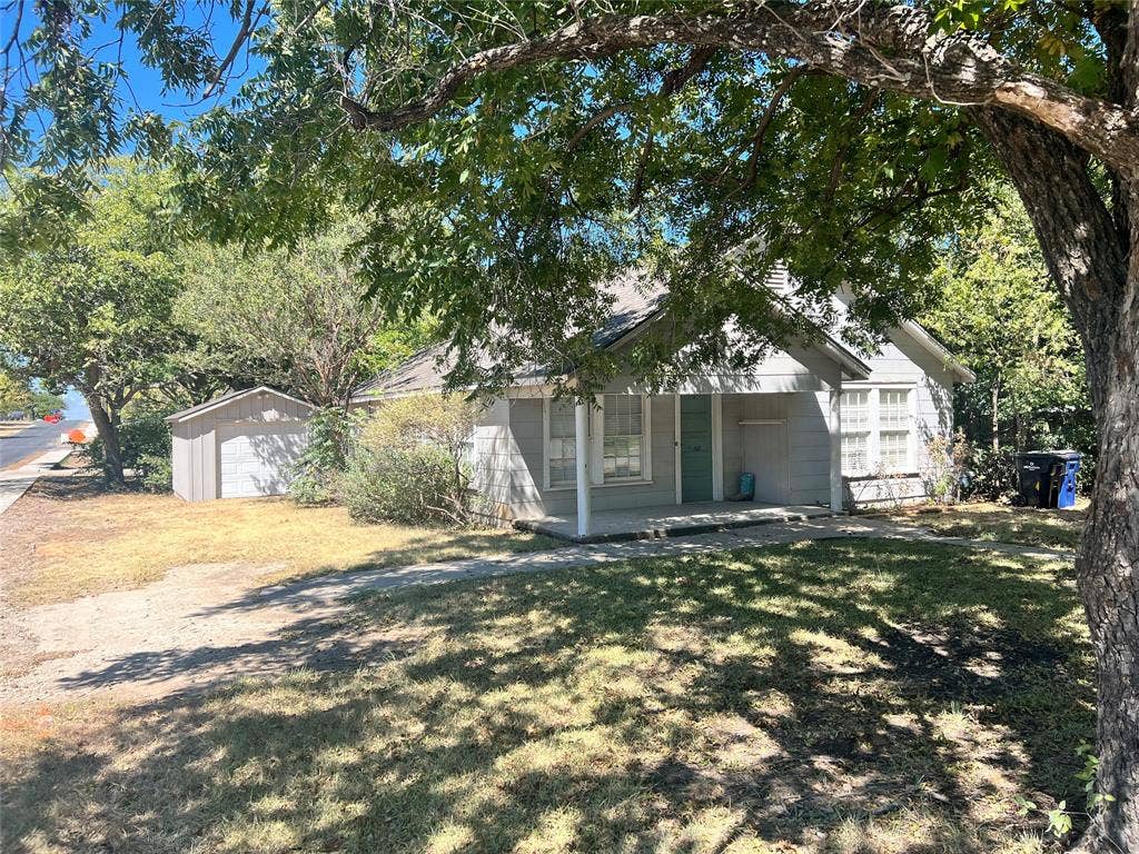 303 N 4th Street, Midlothian, TX 76065 303 N 4th Street, Midlothian, TX 76065