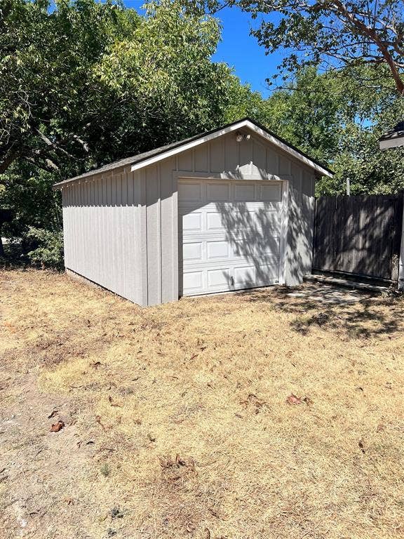 303 N 4th Street, Midlothian, TX 76065 303 N 4th Street, Midlothian, TX 76065