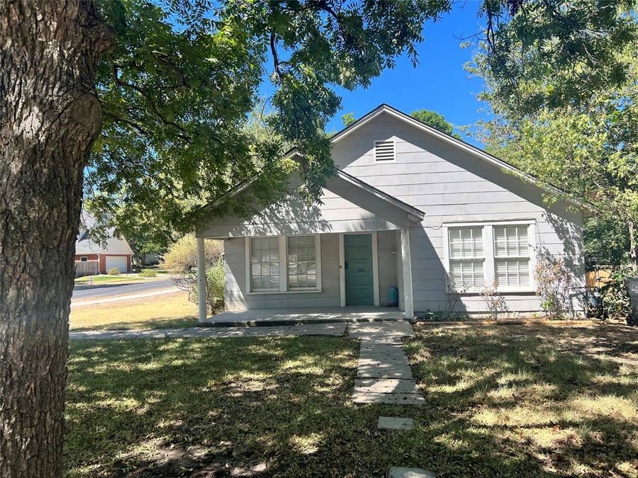 Property photo for 303 N 4th Street, Midlothian, TX