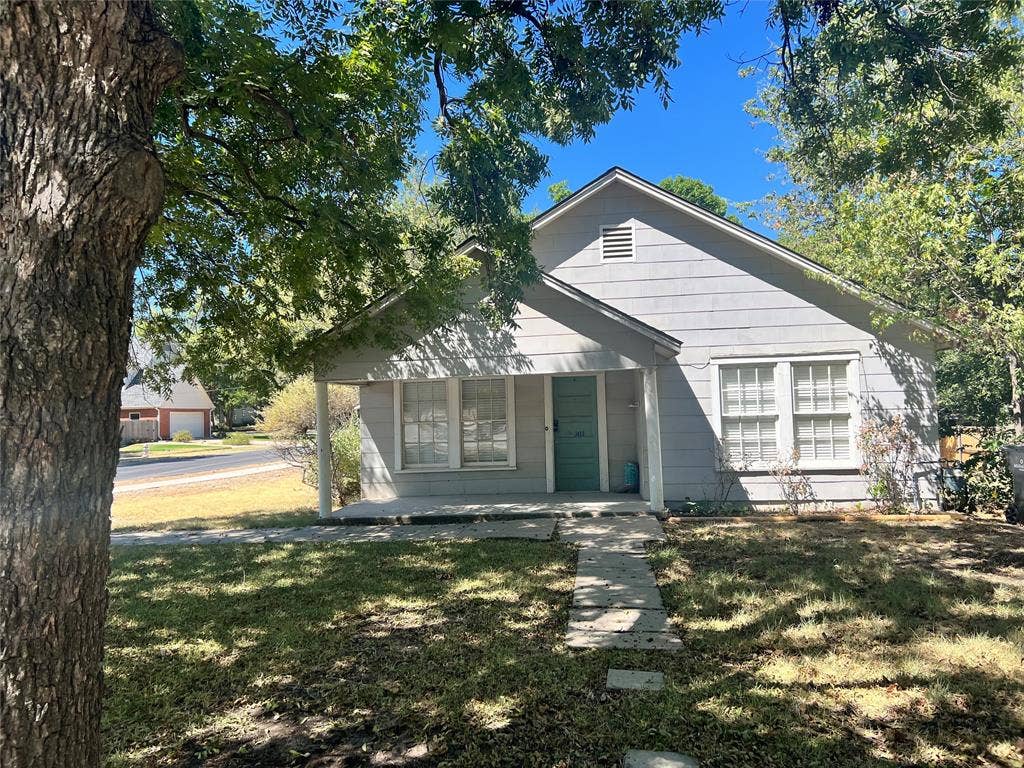 303 N 4th Street, Midlothian, TX 76065 303 N 4th Street, Midlothian, TX 76065