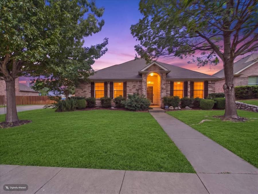 Property photo for 613 Quail Hollow Drive, Midlothian, TX