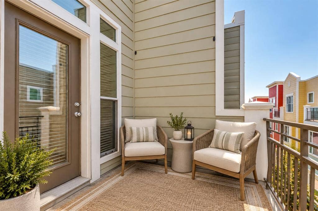 4121 Mckinney Avenue, #32, Dallas, TX 75204 Virtually Staged