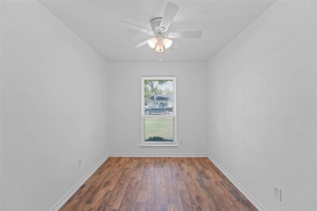 336 Woodbrook Drive, DeSoto, TX 75115