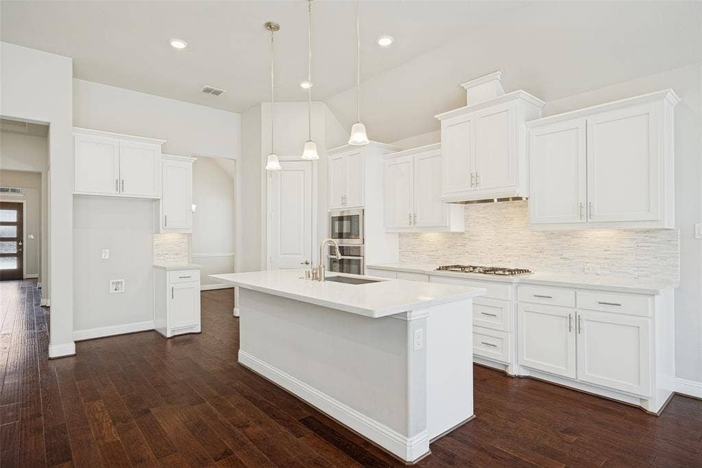 8241 Blumelia Drive, Dallas, TX 75252 8241 Blumelia Drive, Dallas, TX 75252