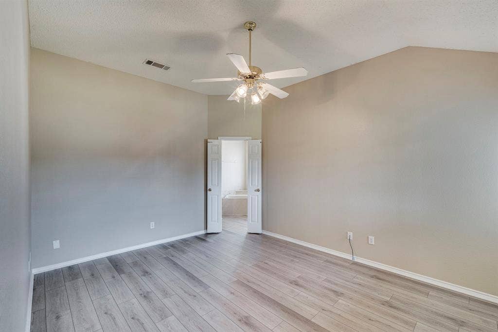 32 Connecticut Avenue, Midlothian, TX 76065 32 Connecticut Avenue, Midlothian, TX 76065