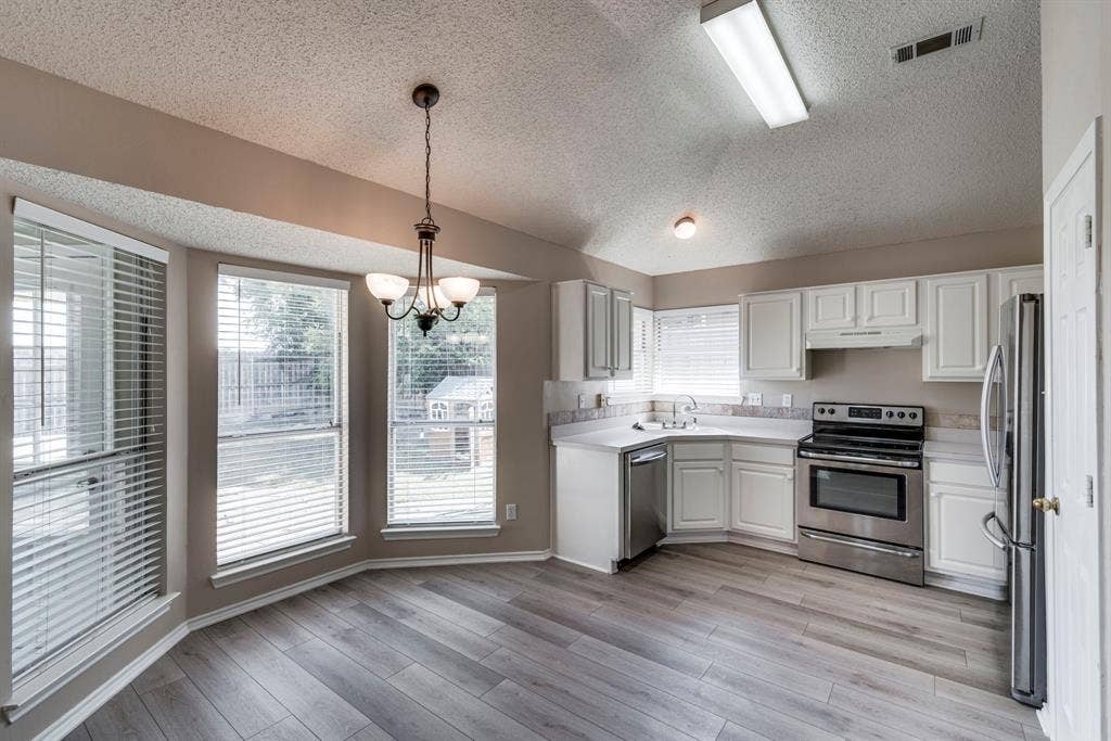 32 Connecticut Avenue, Midlothian, TX 76065 32 Connecticut Avenue, Midlothian, TX 76065
