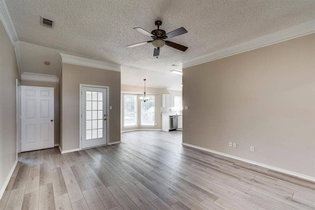 32 Connecticut Avenue, Midlothian, TX 76065 32 Connecticut Avenue, Midlothian, TX 76065