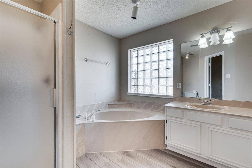 32 Connecticut Avenue, Midlothian, TX 76065 32 Connecticut Avenue, Midlothian, TX 76065
