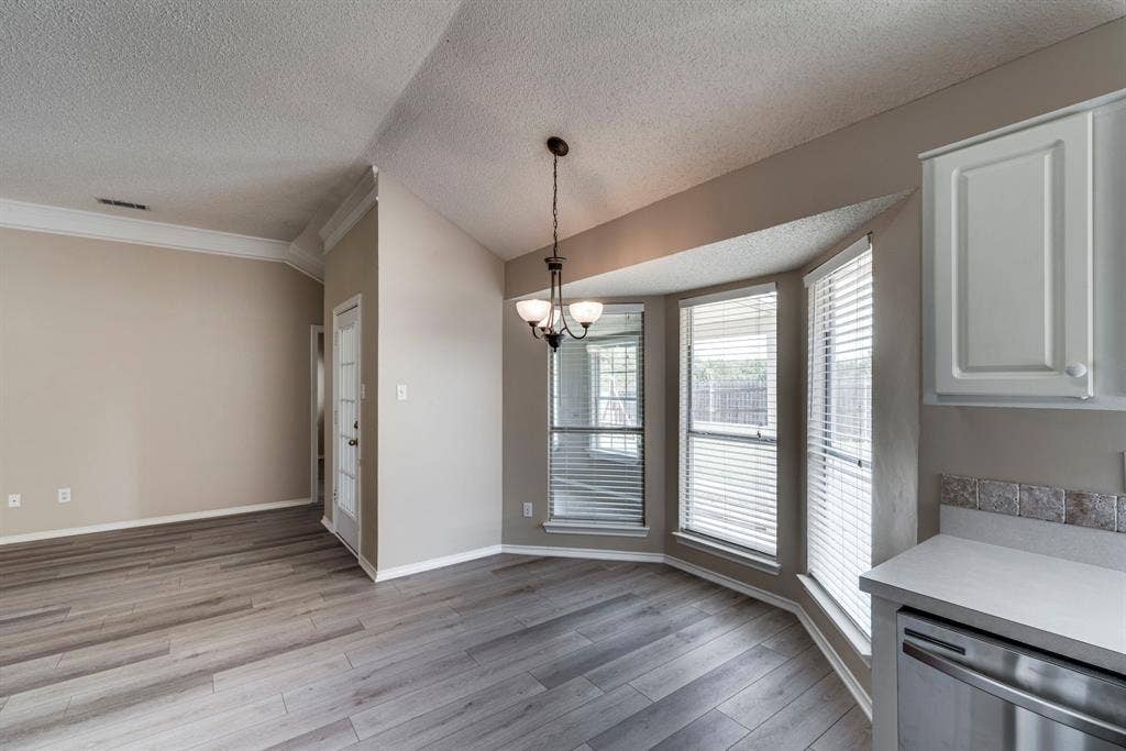 32 Connecticut Avenue, Midlothian, TX 76065 32 Connecticut Avenue, Midlothian, TX 76065