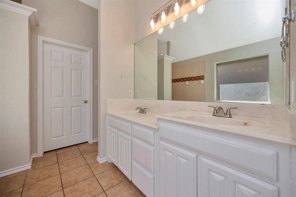 5436 Sierra Ridge Drive, Fort Worth, TX 76123