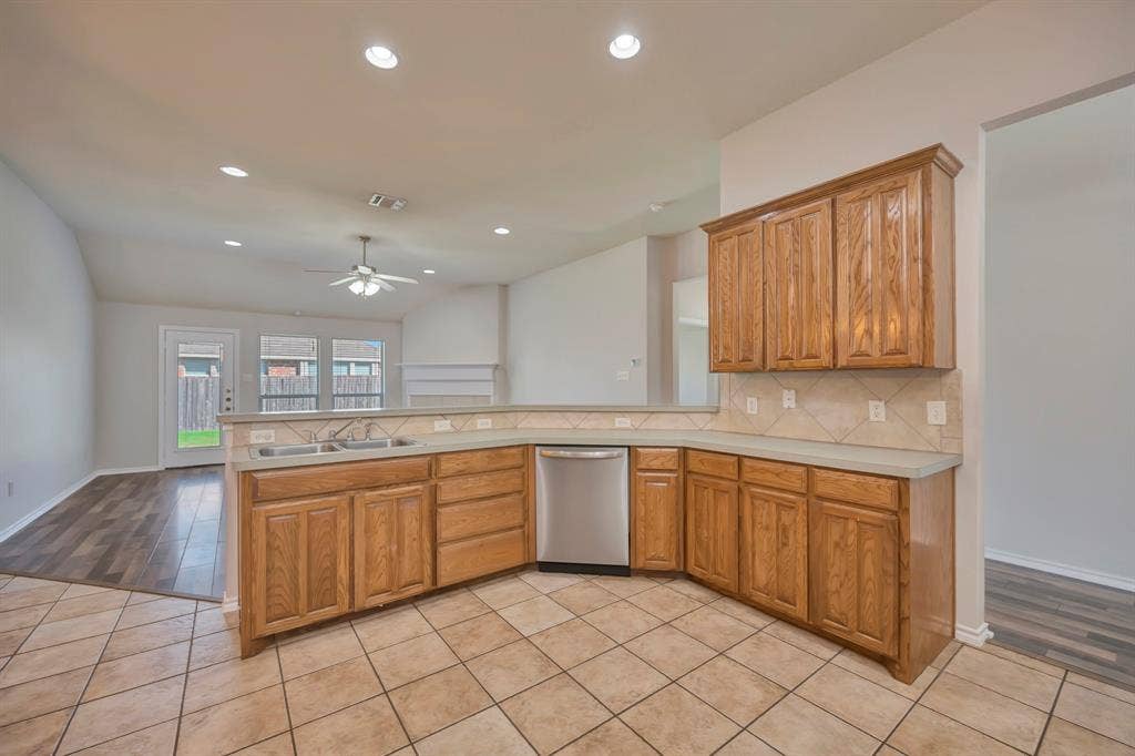 5436 Sierra Ridge Drive, Fort Worth, TX 76123