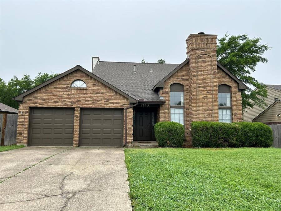Property photo for 1225 Eaton Lane, Grapevine, TX