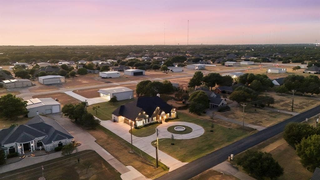 2931 N Mockingbird Lane, Midlothian, TX 76065