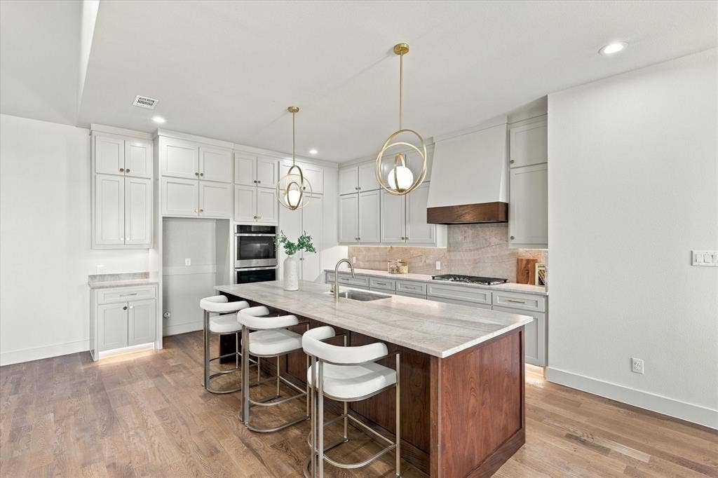 2931 N Mockingbird Lane, Midlothian, TX 76065
