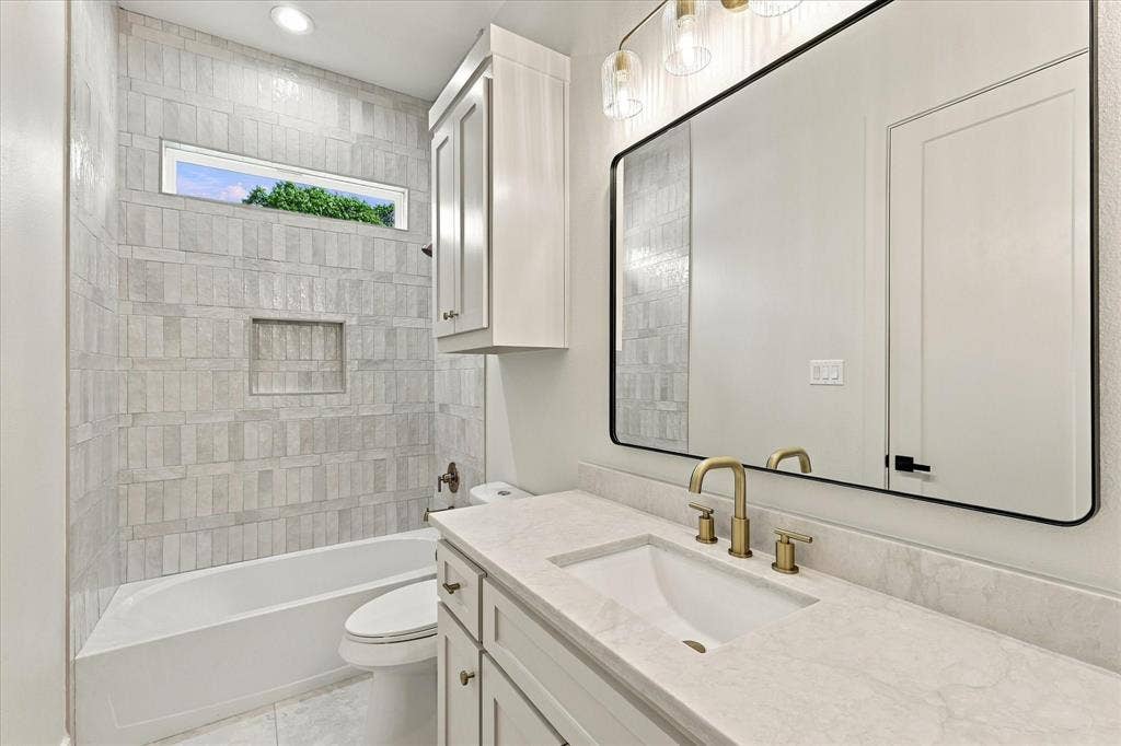 Ensuite bath