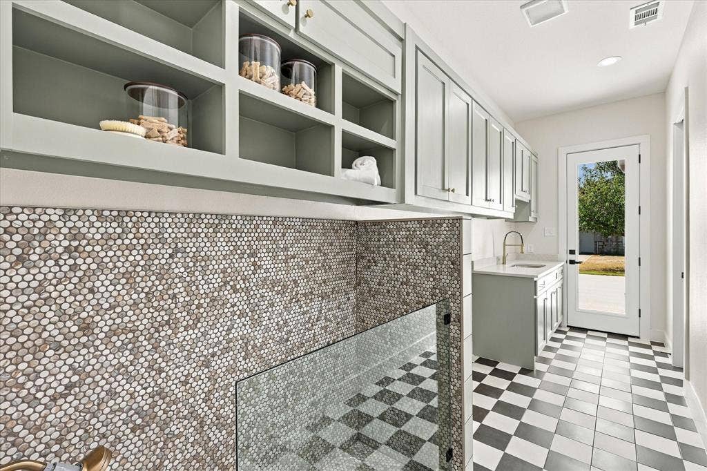 2931 N Mockingbird Lane, Midlothian, TX 76065