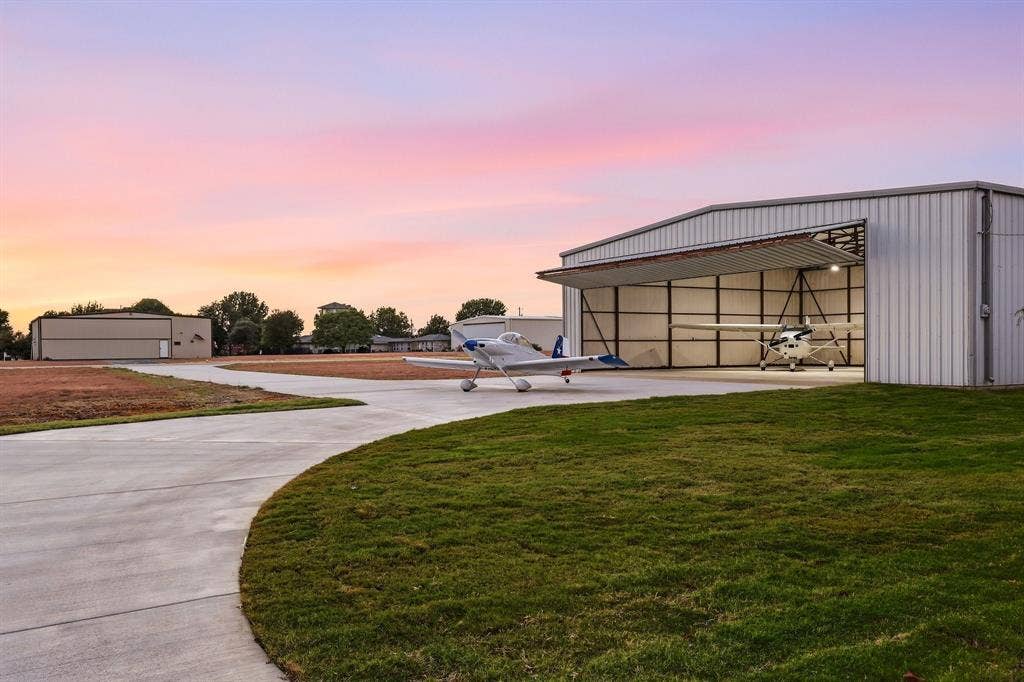 2931 N Mockingbird Lane, Midlothian, TX 76065
