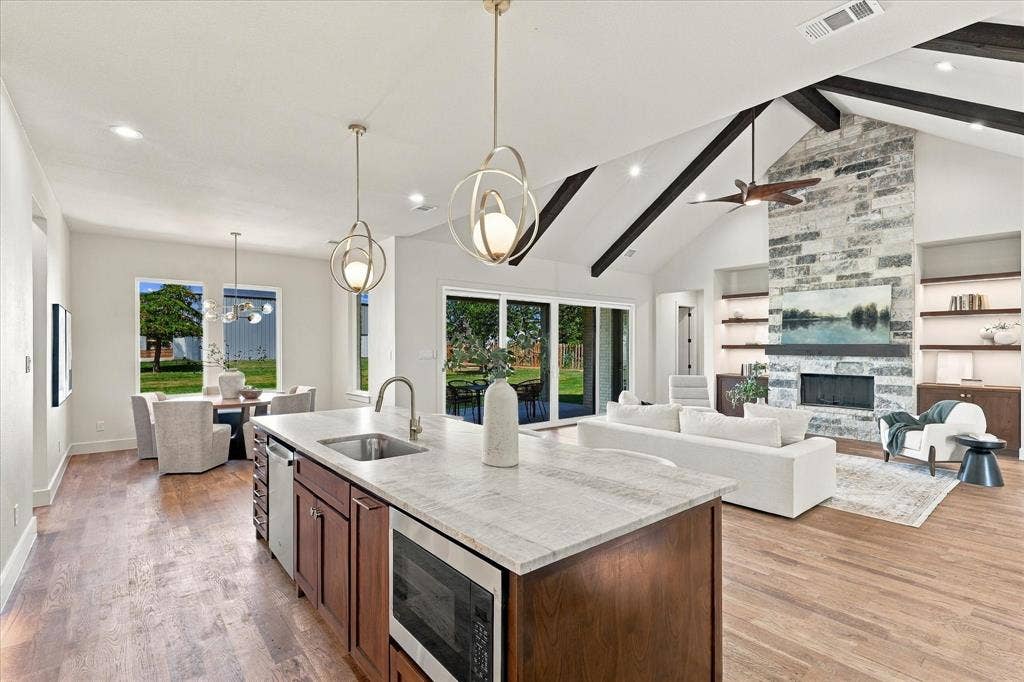 2931 N Mockingbird Lane, Midlothian, TX 76065