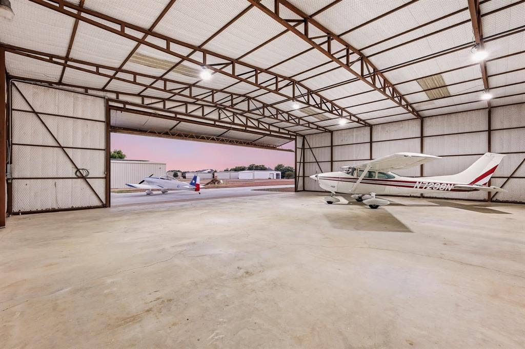 2931 N Mockingbird Lane, Midlothian, TX 76065