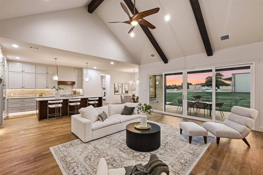 2931 N Mockingbird Lane, Midlothian, TX 76065