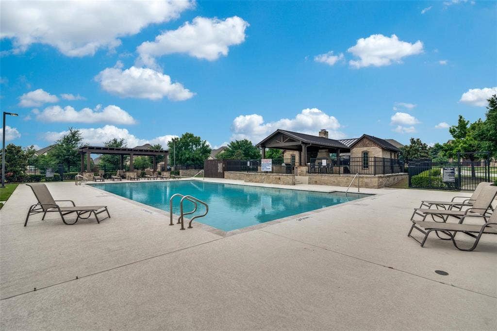 10002 Edgeway Circle, Rowlett, TX 75089 Neighborhood pool and outdoor entertainment area.