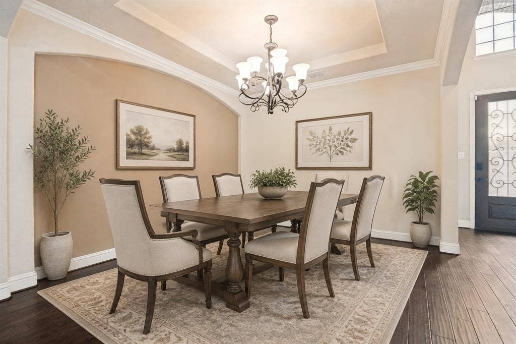 10002 Edgeway Circle, Rowlett, TX 75089 Formal dining area off main entrance hall (virtually staged).