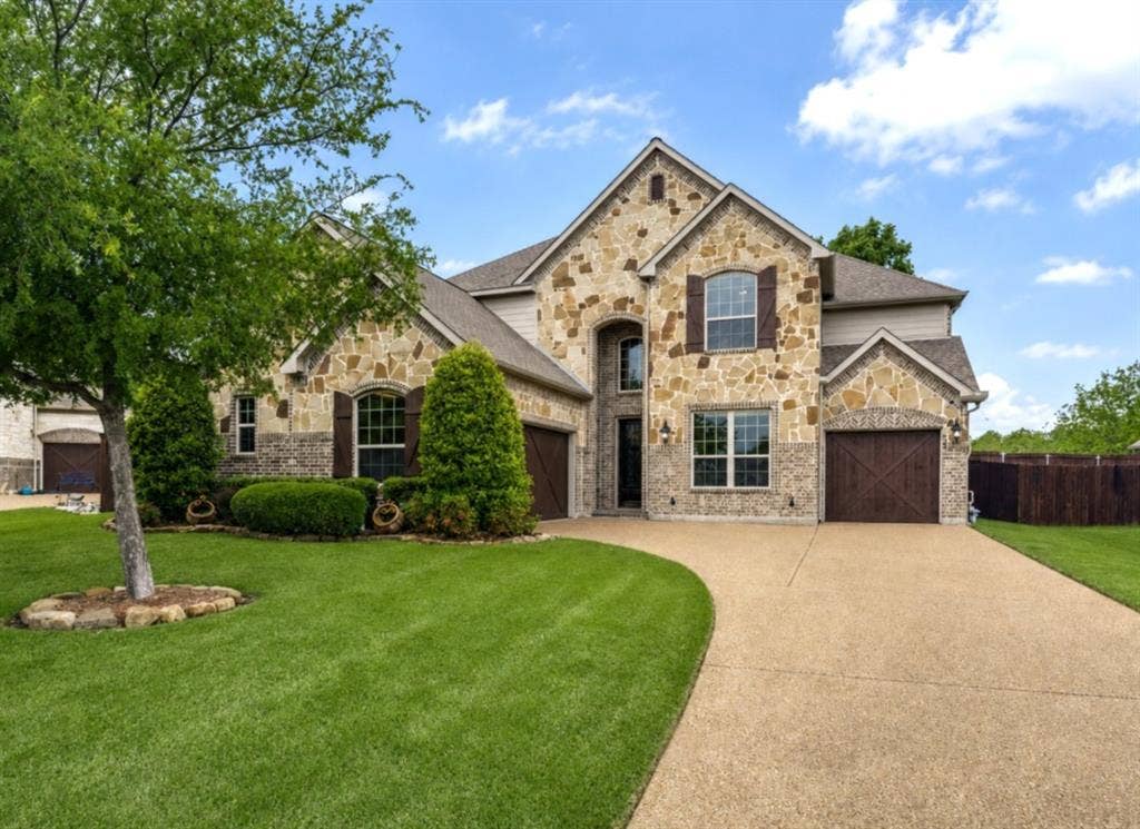 10002 Edgeway Circle, Rowlett, TX 75089 10002 Edgeway Cir. Beautiful Brick and stone facade.