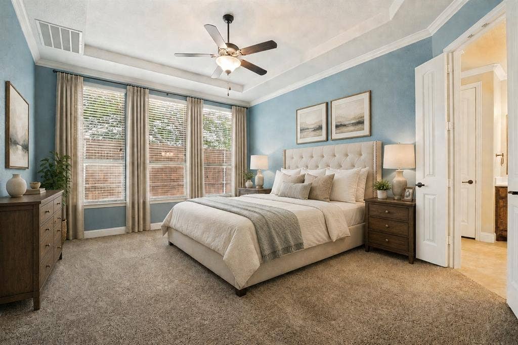 10002 Edgeway Circle, Rowlett, TX 75089 Spacious first-floor primary bedroom (virtually staged).
