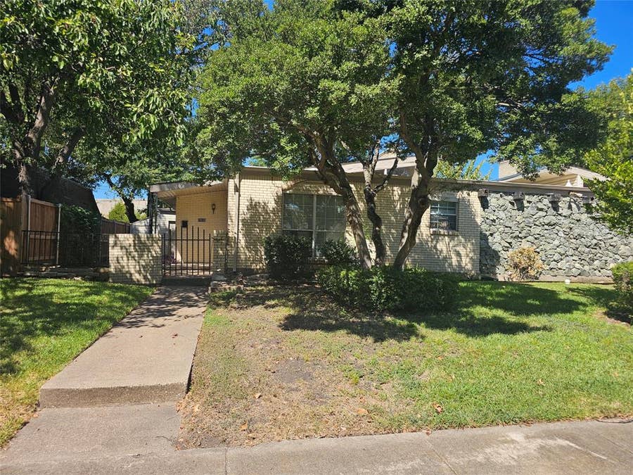 Property photo for 7016 Briarmeadow Drive, Dallas, TX