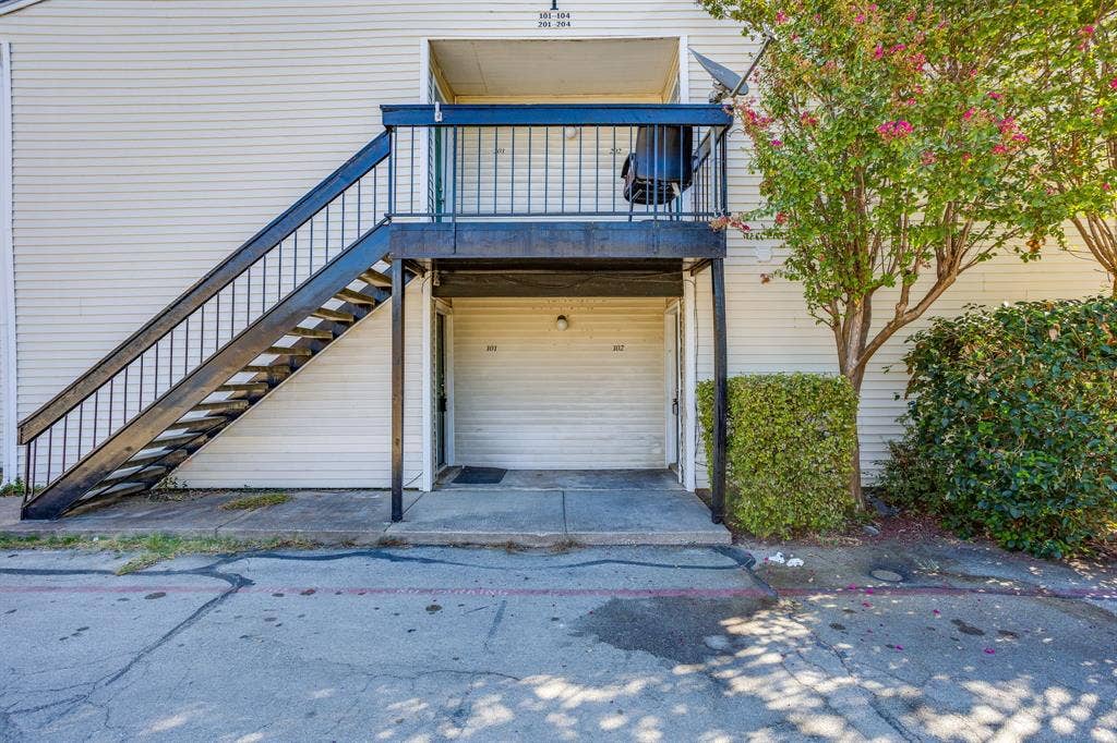 7431 Holly Hill, #101, Dallas, TX 75231 Unit #101 - Only vacant unit currently. Previous tenant over 13 years.