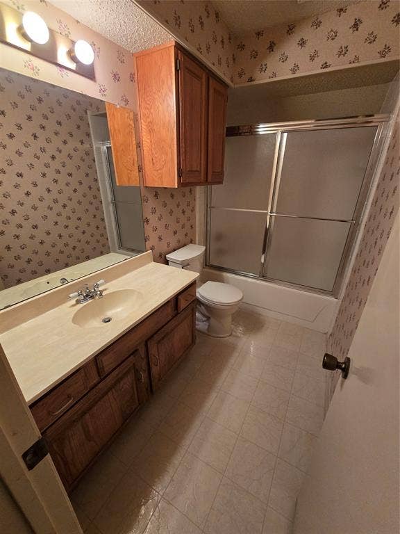 2127 Cordoba Drive, Carrollton, TX 75006 upstairs bathroom