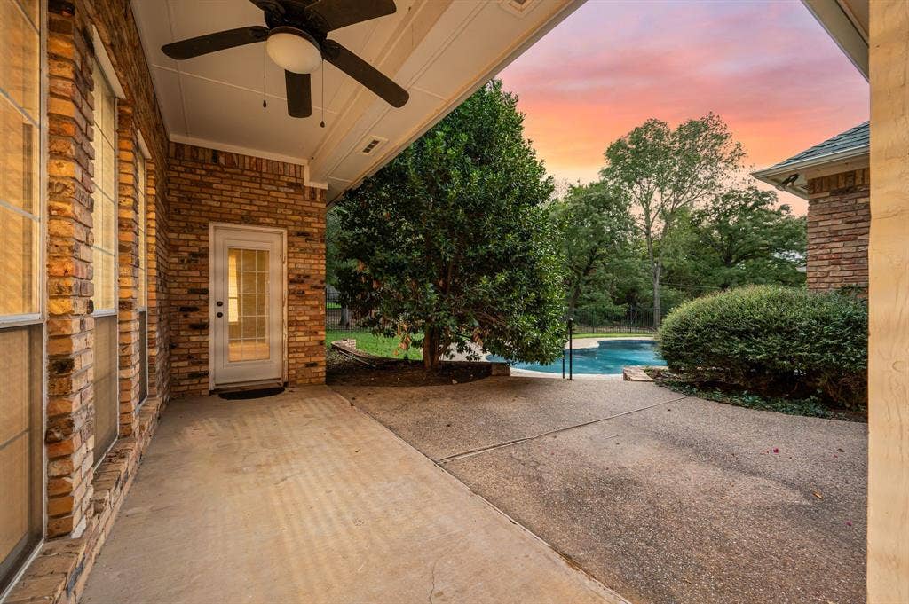 1339 Hidden Glen, Southlake, TX 76092