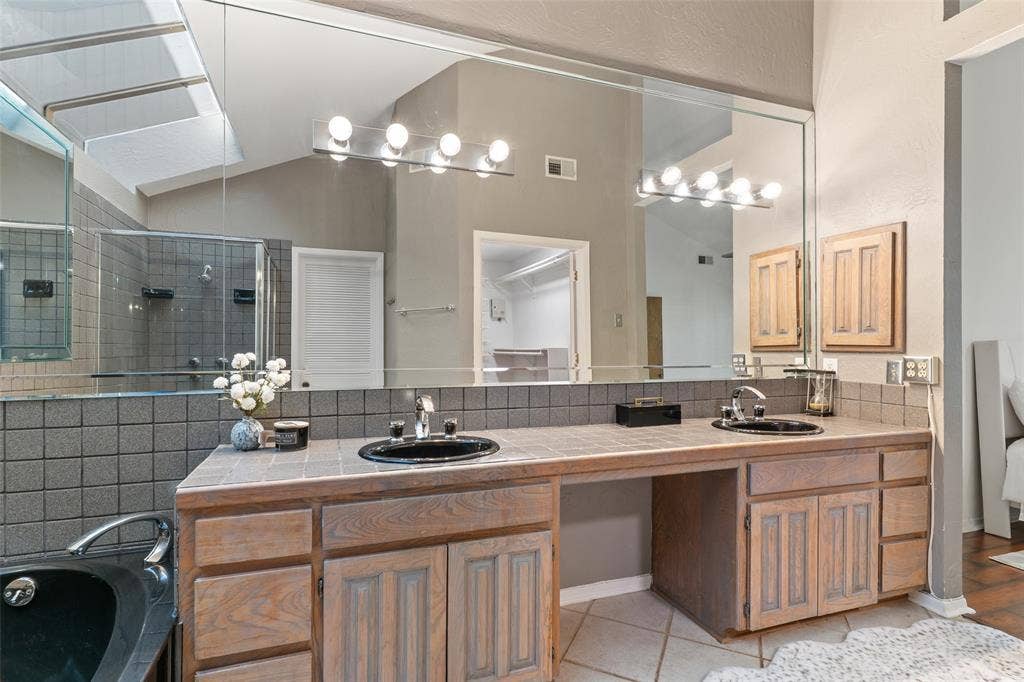 17663 Sunmeadow Drive, Dallas, TX 75252 17663 Sunmeadow Drive, Dallas, TX 75252
