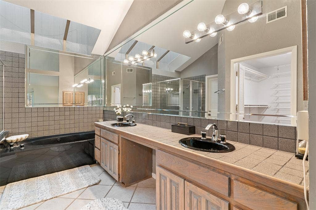 17663 Sunmeadow Drive, Dallas, TX 75252 17663 Sunmeadow Drive, Dallas, TX 75252