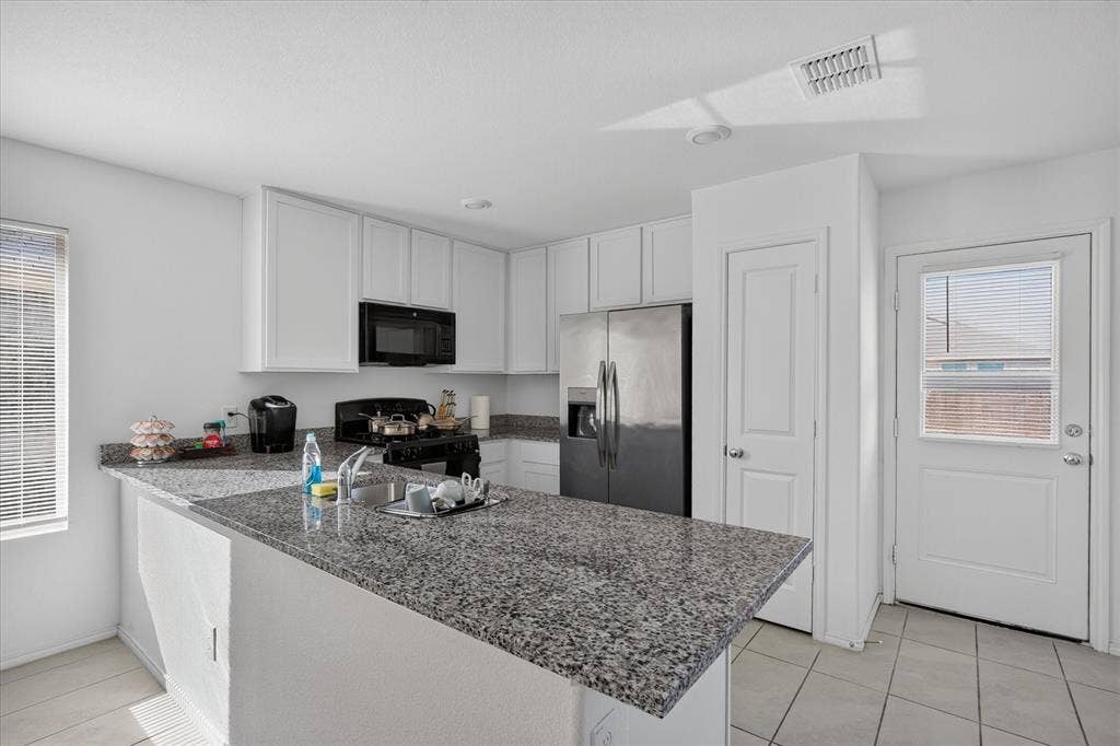 2209 Ava Drive, Ennis, TX 75119 2209 Ava Drive, Ennis, TX 75119