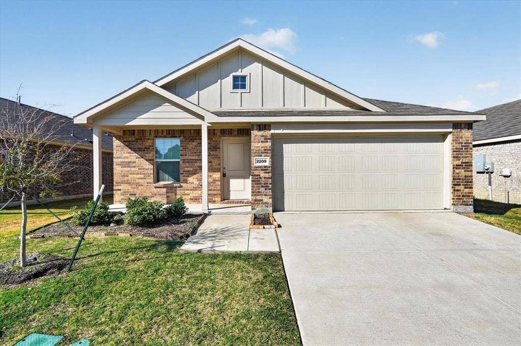2209 Ava Drive, Ennis, TX 75119 2209 Ava Drive, Ennis, TX 75119