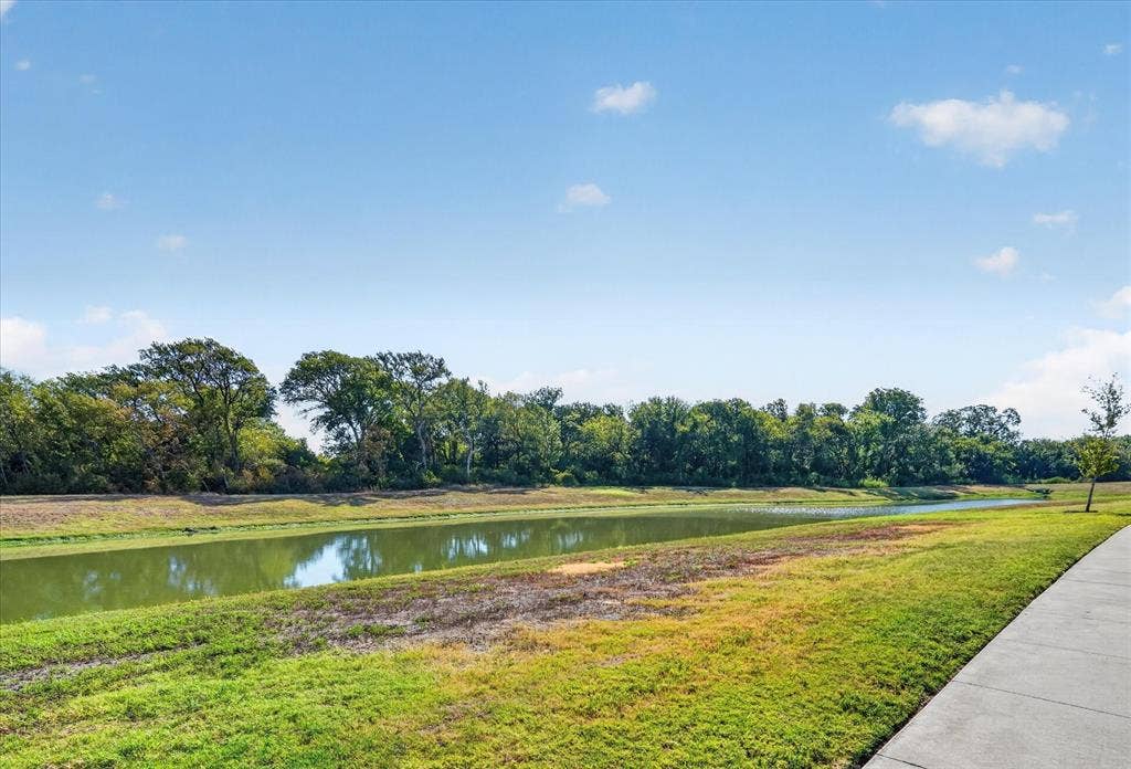 2209 Ava Drive, Ennis, TX 75119 2209 Ava Drive, Ennis, TX 75119