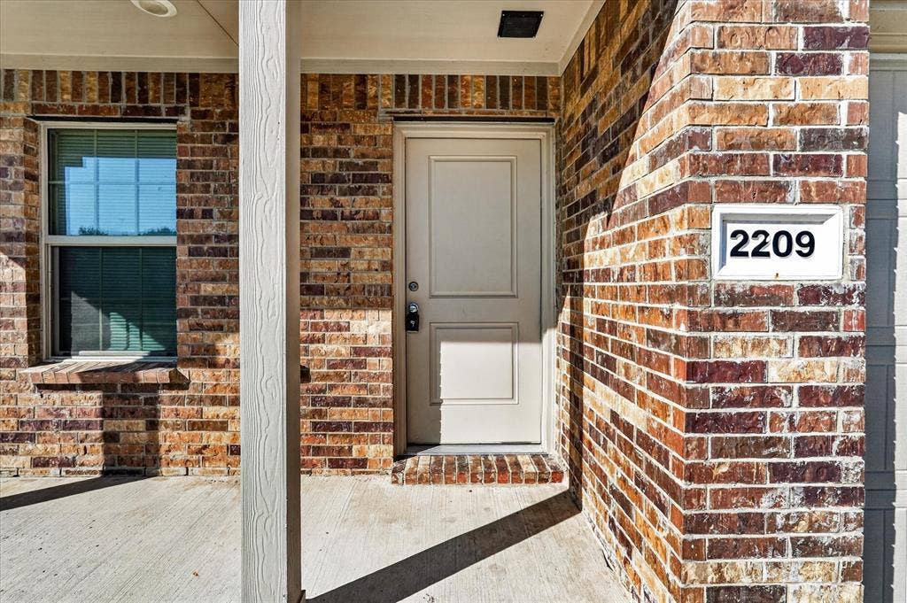 2209 Ava Drive, Ennis, TX 75119 2209 Ava Drive, Ennis, TX 75119
