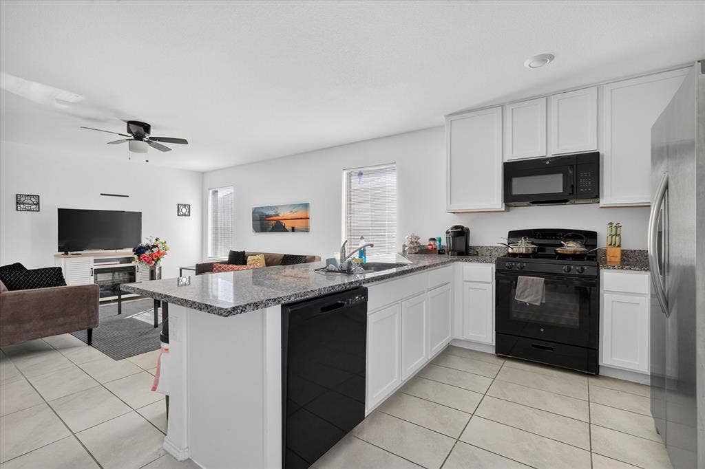 2209 Ava Drive, Ennis, TX 75119 2209 Ava Drive, Ennis, TX 75119
