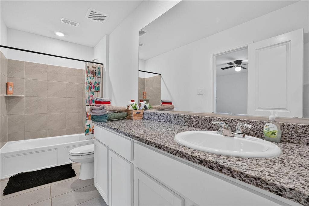 2209 Ava Drive, Ennis, TX 75119 2209 Ava Drive, Ennis, TX 75119