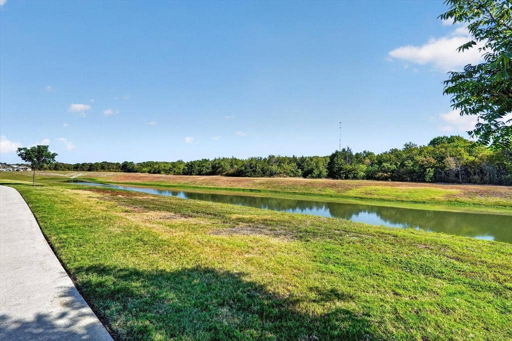 2209 Ava Drive, Ennis, TX 75119 2209 Ava Drive, Ennis, TX 75119