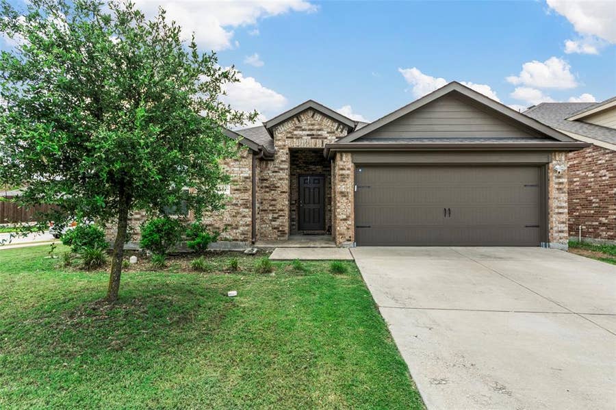 Property photo for 901 Opal Path, Princeton, TX